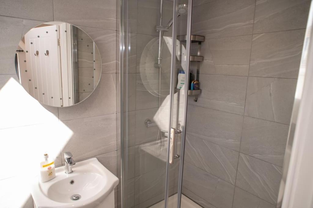 Orchid Lodge: Two-bed Flat Near Blenheim Palace & Oxford * Kidlington